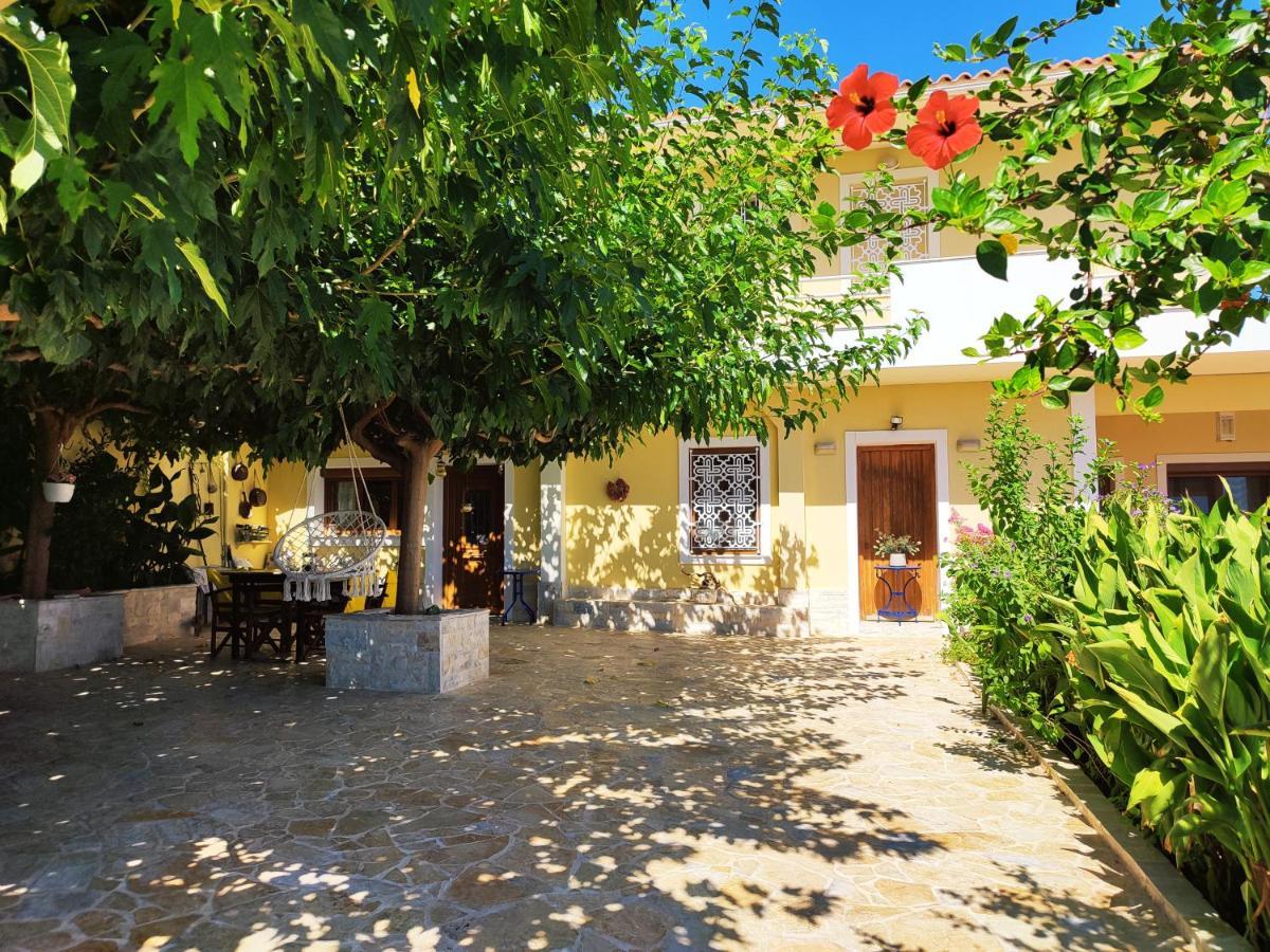 Odysseas Art Villa Poros  Buitenkant foto