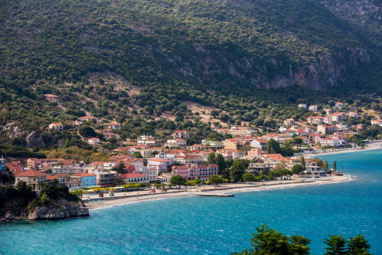Odysseas Art Villa Poros  Buitenkant foto